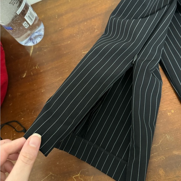 Like new Theory Pinstripe Skinny Pant - Picture 5 of 9
